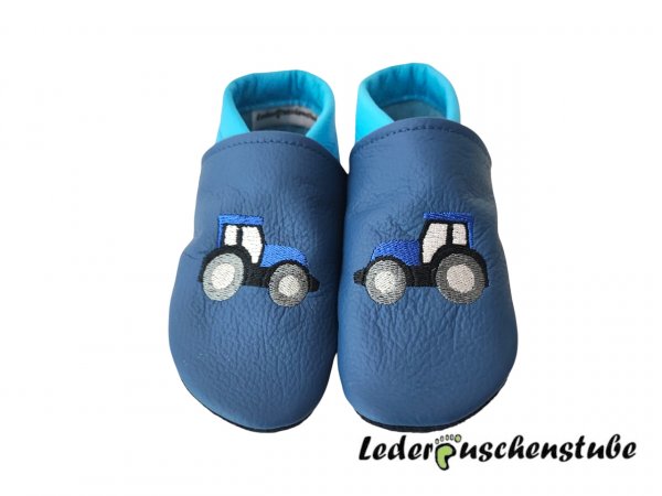 Lederpuschen jeansblau-lichtblau Stickerei Traktor (enzian-grau)